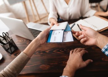 A,Young,Man,And,A,Woman,Came,To,The,Travel