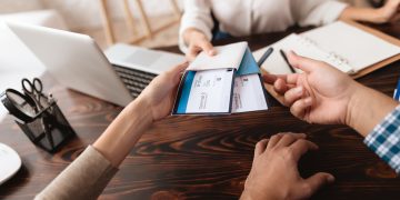 A,Young,Man,And,A,Woman,Came,To,The,Travel